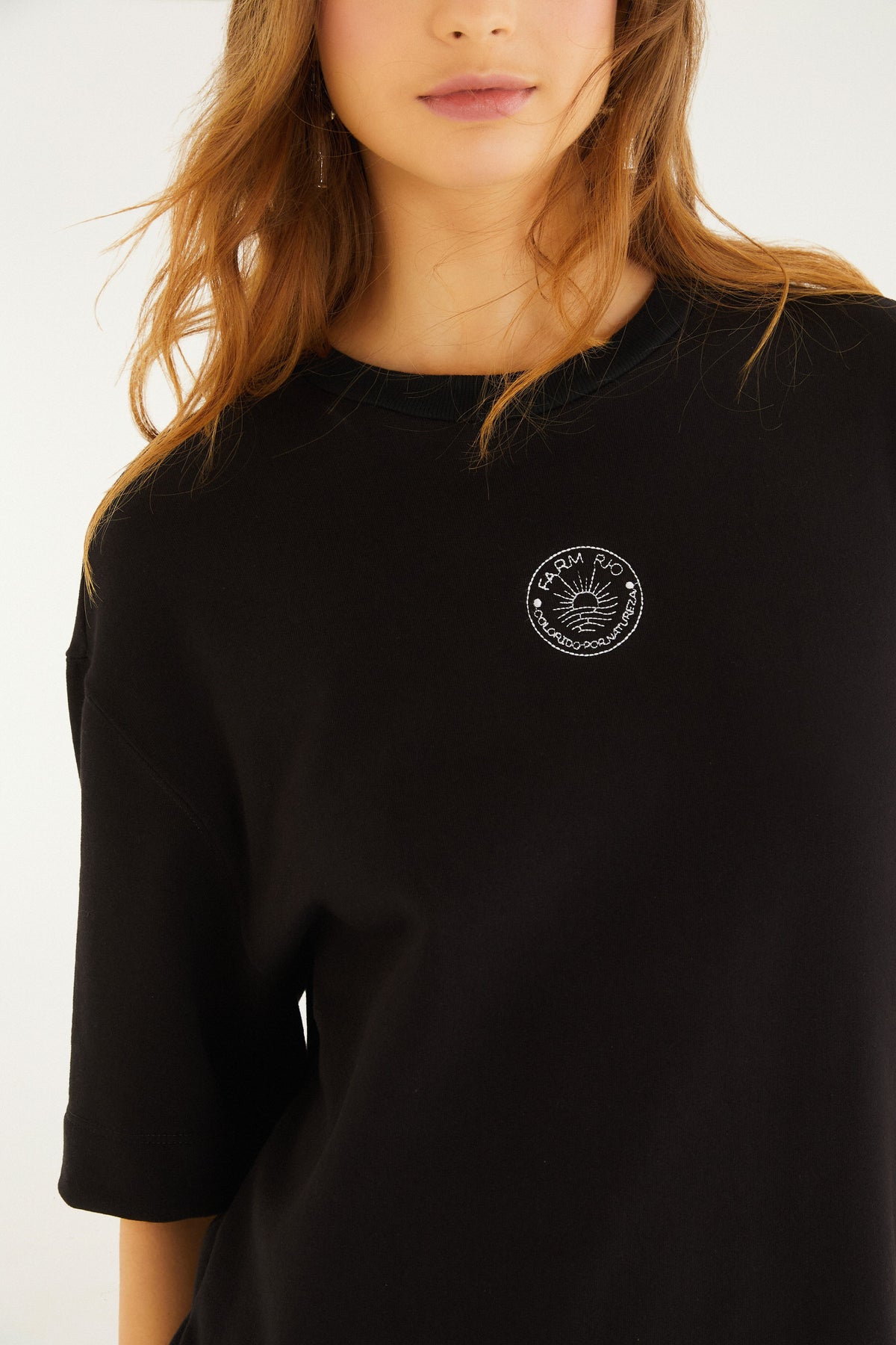 Vestido Corto Moletom Bordado