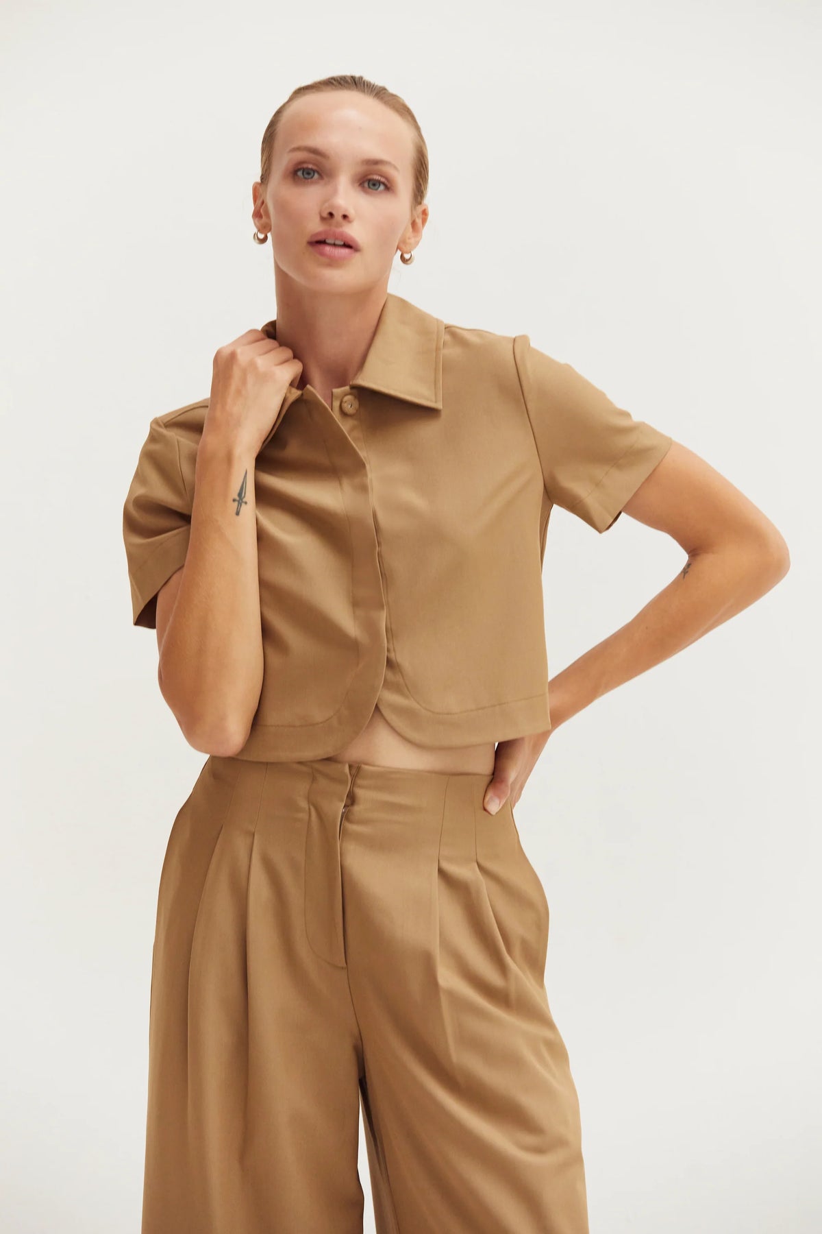 Reese Short Sleeve Cropped Blazer Top